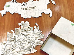 Карта мира из фанеры.